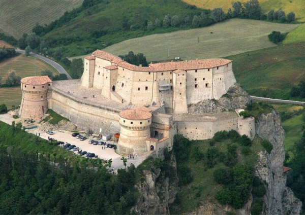 3-Rocca di San Leo -Pesaro Urbino.jpg