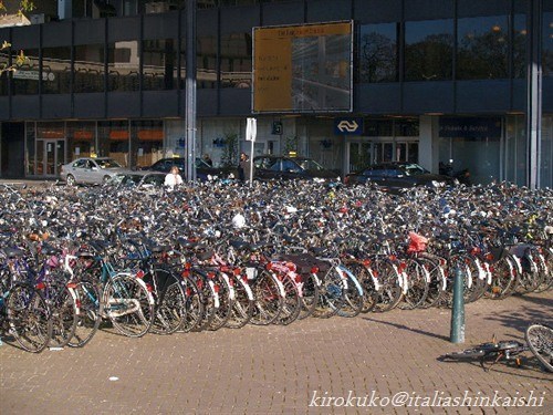 21駅前自転車P4097934_t_GF.jpg